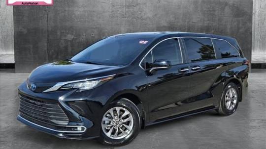 2022 Toyota Sienna XLE — Minivan — 23,170 mi — Las Vegas, NV