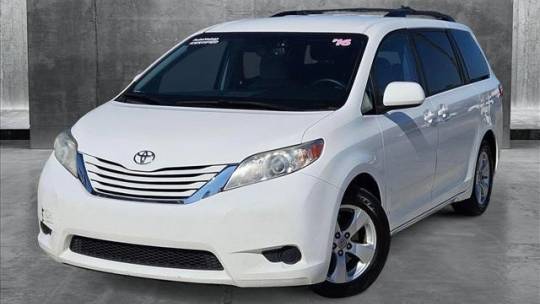 2016 Toyota Sienna LE