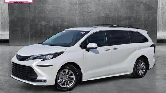 2024 Toyota Sienna XLE — Minivan — 28,643 mi — Las Vegas, NV