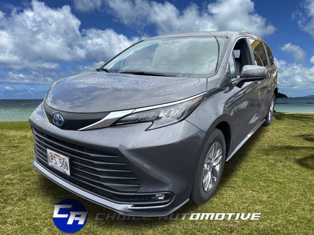 2025 Toyota Sienna XLE — Minivan — 2,951 mi — Honolulu, HI