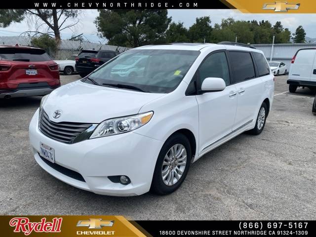 2011 Toyota Sienna XLE — Minivan — 186,298 mi — Northridge, CA