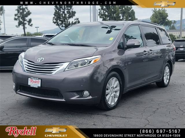 2017 Toyota Sienna Limited — Minivan — 32,746 mi — Northridge, CA
