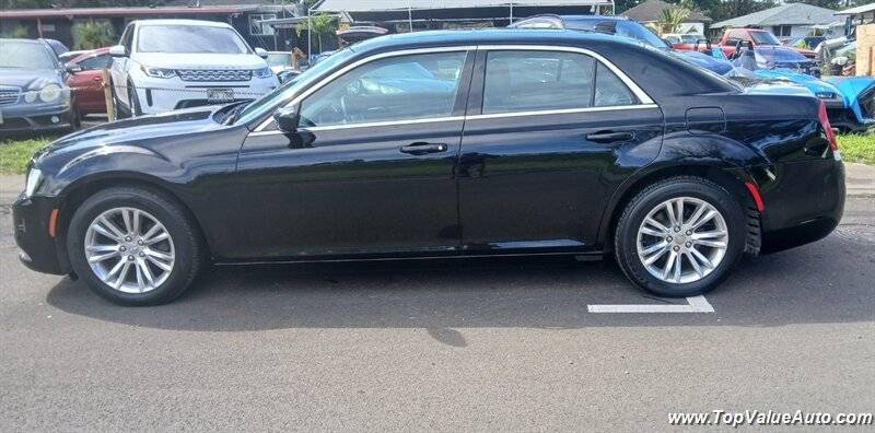 2017 Chrysler 300 Limited — Sedan — 31,676 mi — Wahiawa, HI