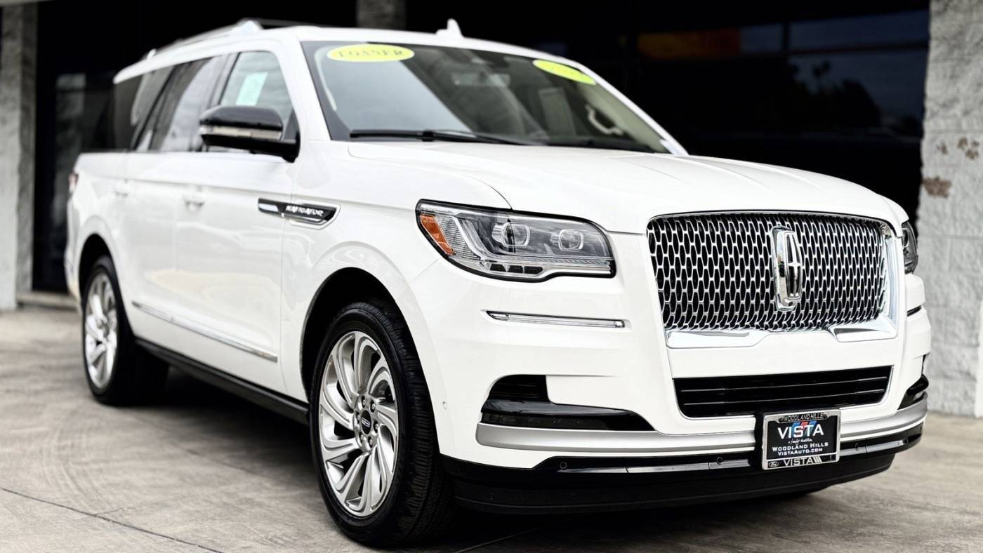 2024 Lincoln Navigator Reserve — SUV — 4,825 mi — Woodland Hills, CA