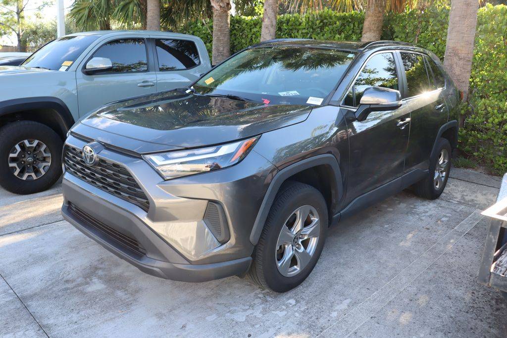 2022 Toyota RAV4 XLE — SUV — 40,112 mi — West Palm Beach, FL