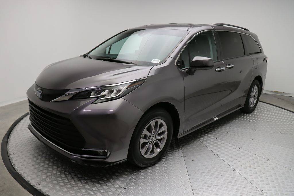 2022 Toyota Sienna XLE — Minivan — 91,110 mi — West Palm Beach, FL