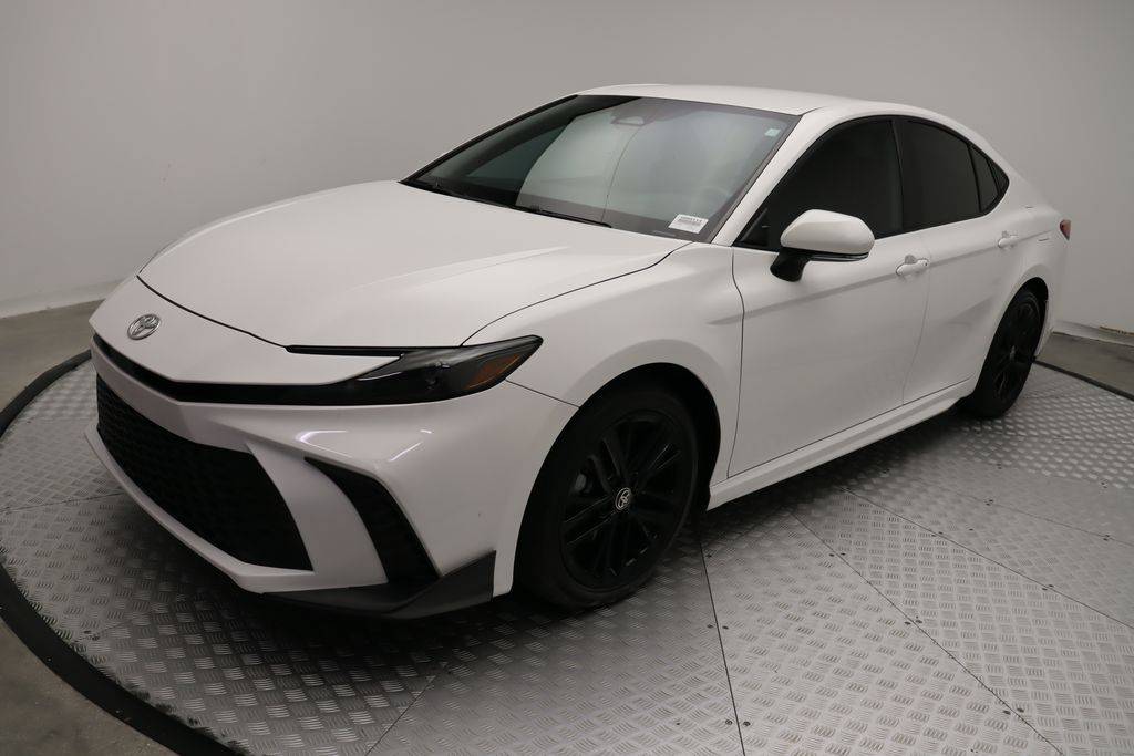 2025 Toyota Camry Hybrid SE — Sedan — 10,917 mi — West Palm Beach, FL
