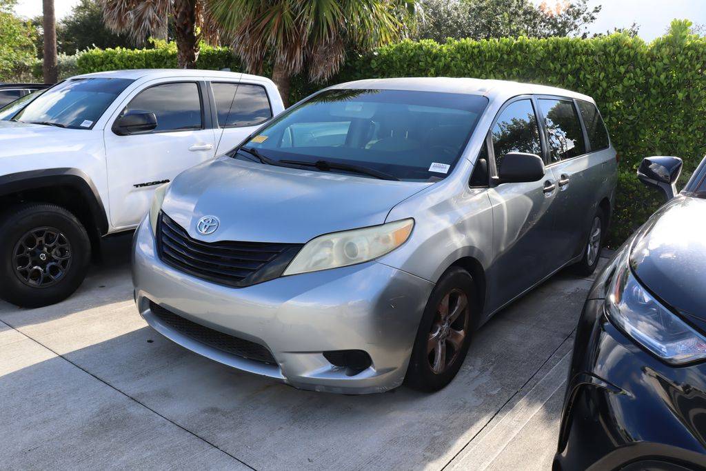 2012 Toyota Sienna Base — Minivan — 150,683 mi — West Palm Beach, FL
