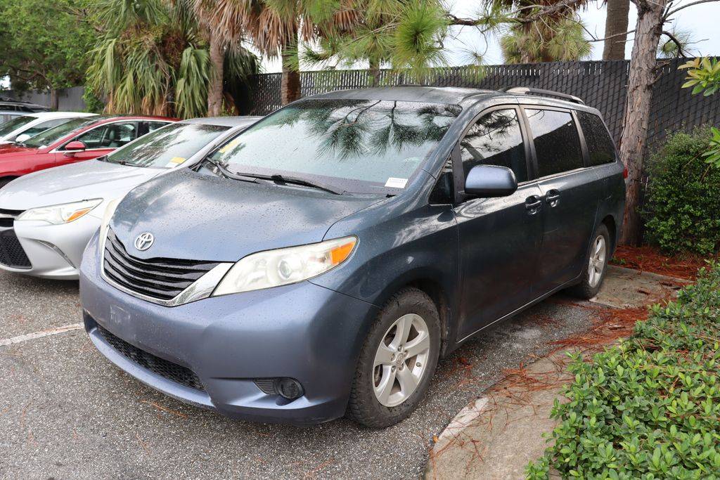 2014 Toyota Sienna LE — Minivan — 116,397 mi — West Palm Beach, FL