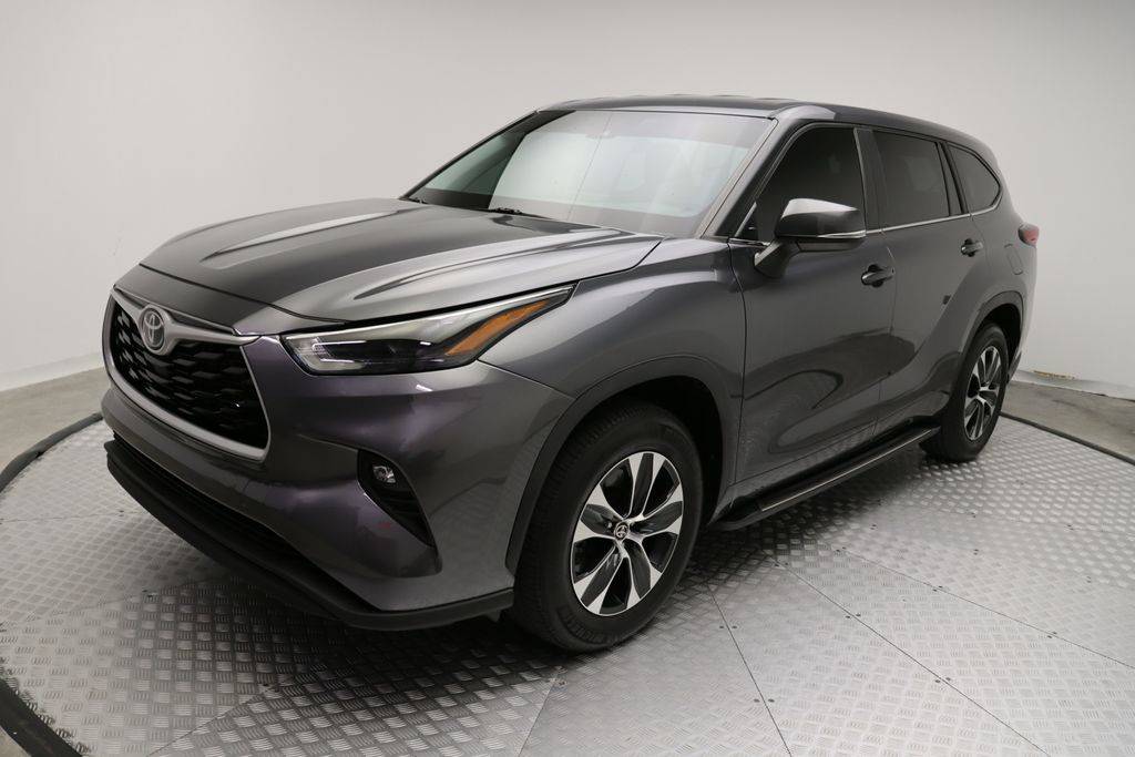 2023 Toyota Highlander LE — SUV — 19,997 mi — West Palm Beach, FL