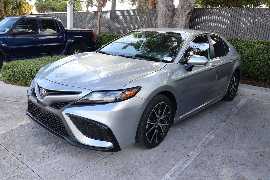 2024 Toyota Camry SE — Sedan — 15,668 mi — West Palm Beach, FL