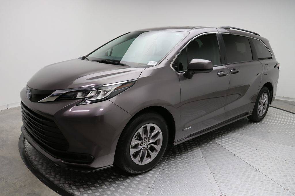 2024 Toyota Sienna LE — Minivan — 14,707 mi — West Palm Beach, FL