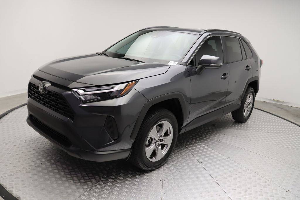 2025 Toyota RAV4 XLE — SUV — 4,071 mi — West Palm Beach, FL