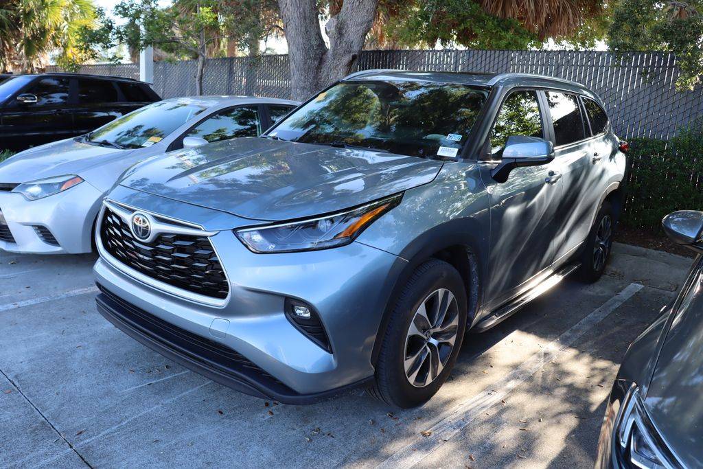 2023 Toyota Highlander XLE — SUV — 21,175 mi — West Palm Beach, FL