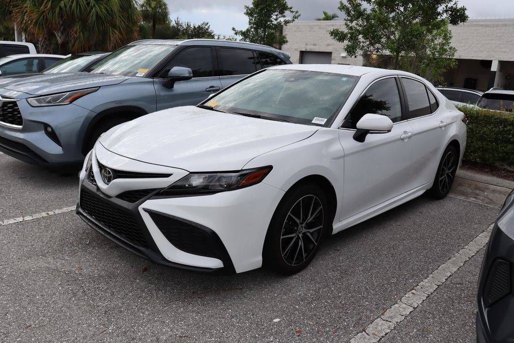 2024 Toyota Camry SE — Sedan — 15,308 mi — West Palm Beach, FL