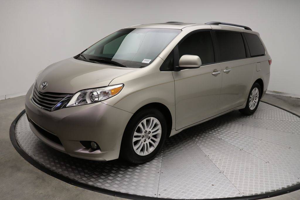 2017 Toyota Sienna XLE — Minivan — 85,624 mi — West Palm Beach, FL