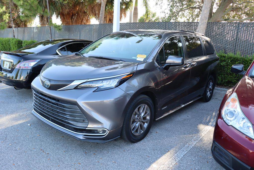 2021 Toyota Sienna XLE — Minivan — 62,100 mi — West Palm Beach, FL