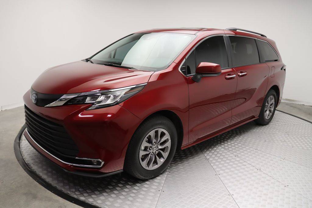 2023 Toyota Sienna XLE — Minivan — 52,703 mi — West Palm Beach, FL