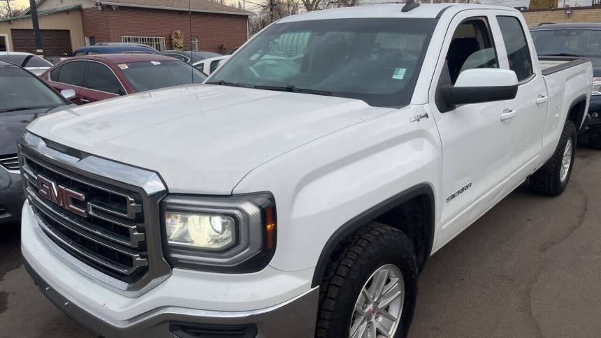2018 GMC Sierra 1500 SLE — Pickup Truck — 100,600 mi — Lakewood, CO