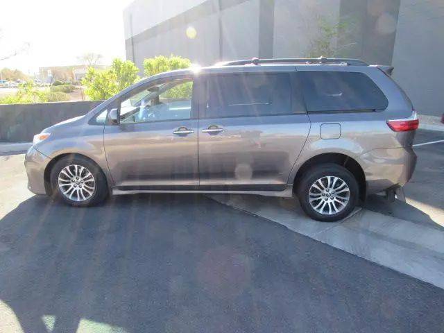 2019 Toyota Sienna Limited Premium — Minivan — 113,000 mi — Avondale, AZ