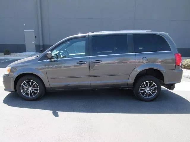 2017 Dodge Grand Caravan SXT — Minivan — 202,000 mi — Avondale, AZ