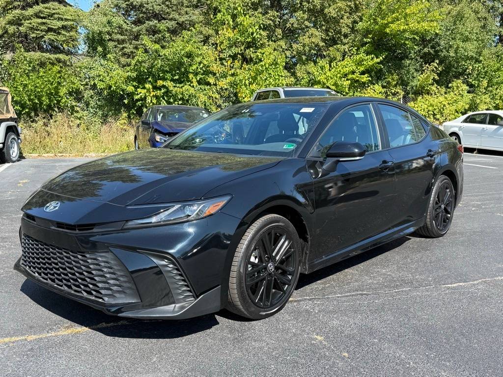 2025 Toyota Camry Hybrid SE — Sedan — 9,374 mi — Schaumburg, IL