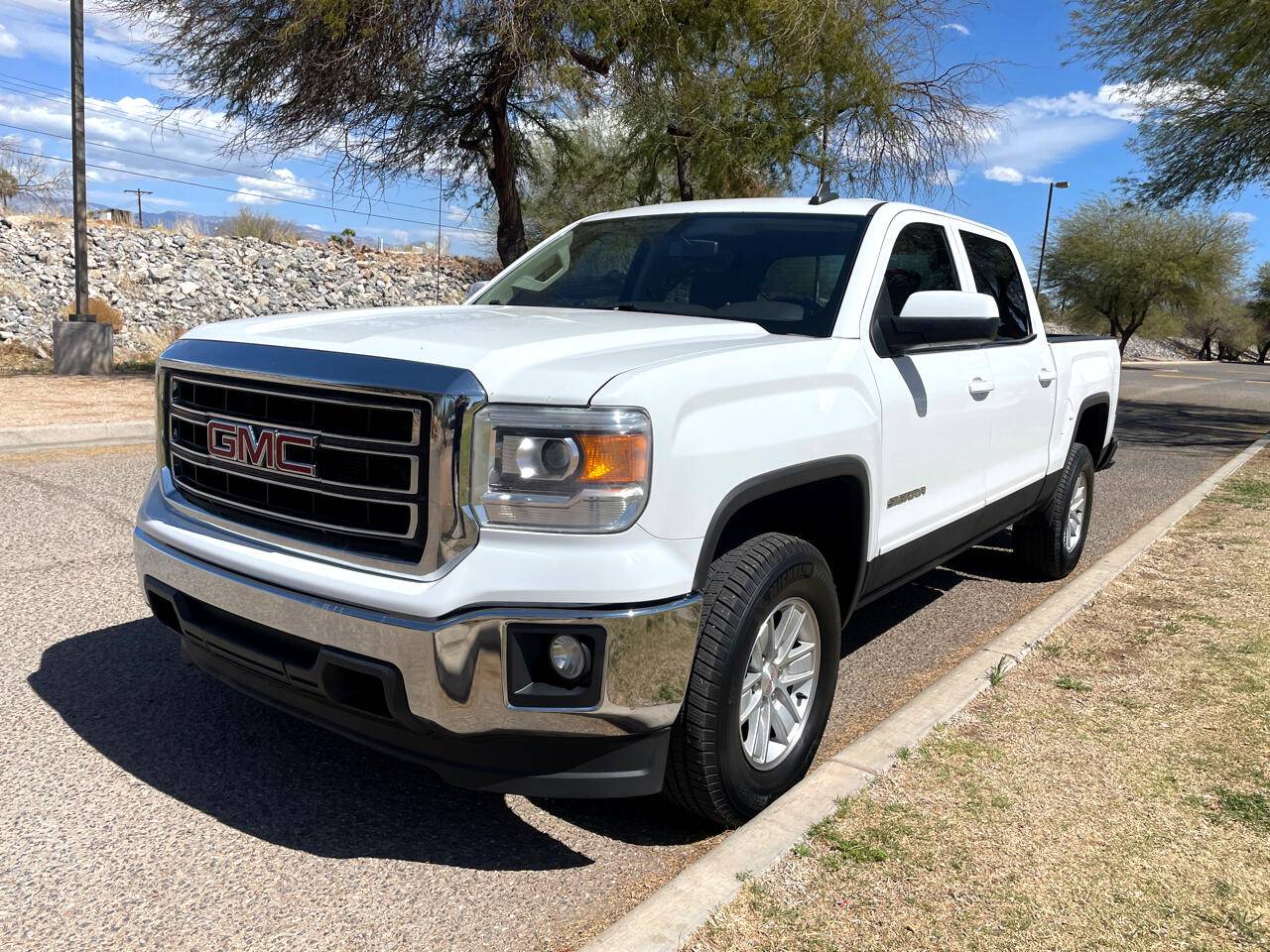 2015 GMC Sierra 1500 SLE — Pickup Truck — 169,820 mi — Tucson, AZ