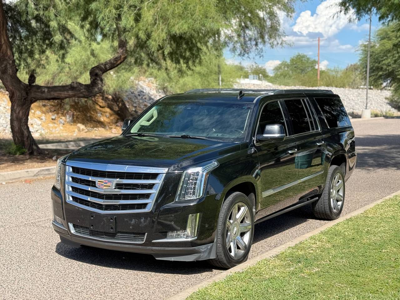 2019 Cadillac Escalade Luxury — SUV — 136,103 mi — Tucson, AZ