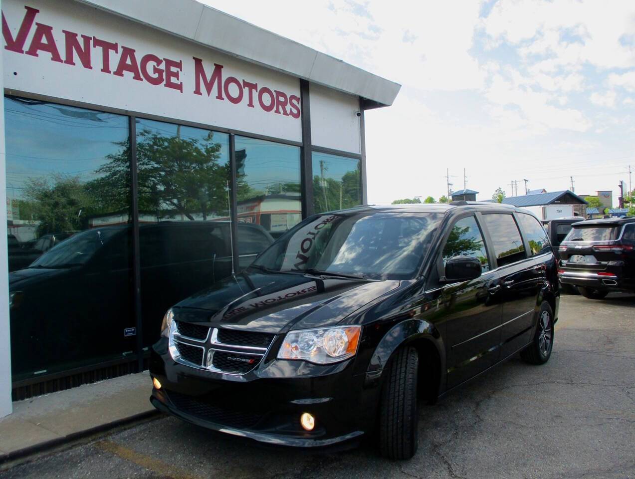 2017 Dodge Grand Caravan SXT — Minivan — 125,843 mi — Raytown, MO