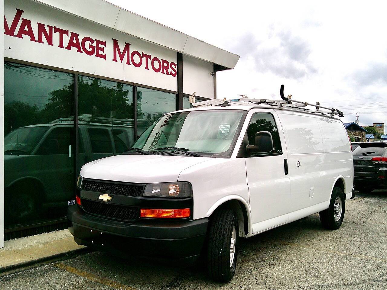 2018 Chevrolet Express Cargo Van Base — Cargo Van — 104,537 mi — Raytown, MO
