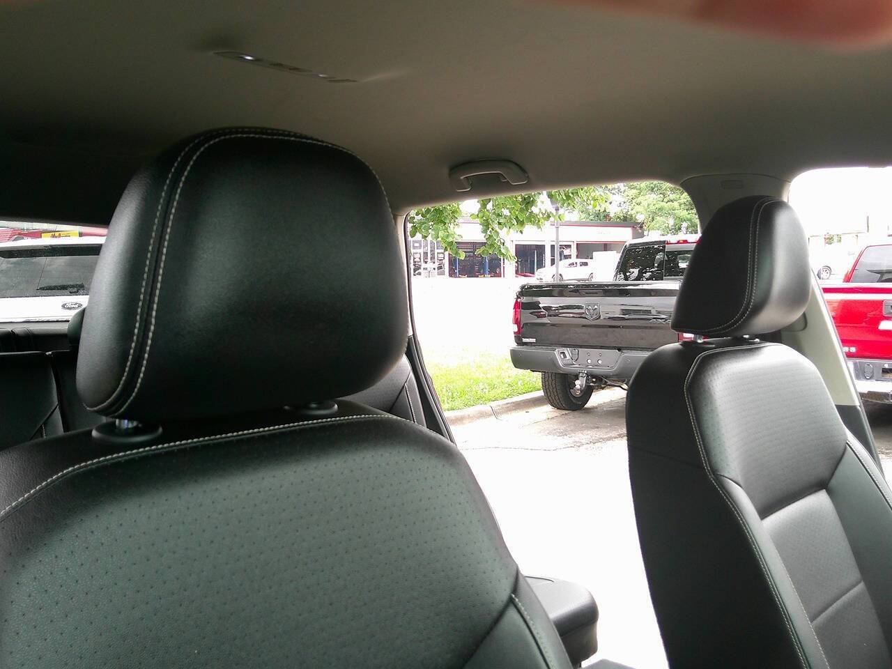 Photo 12