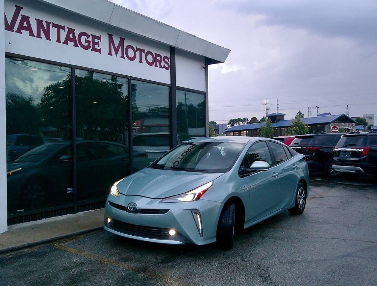 2020 Toyota Prius XLE — Hatchback — 91,210 mi — Raytown, MO