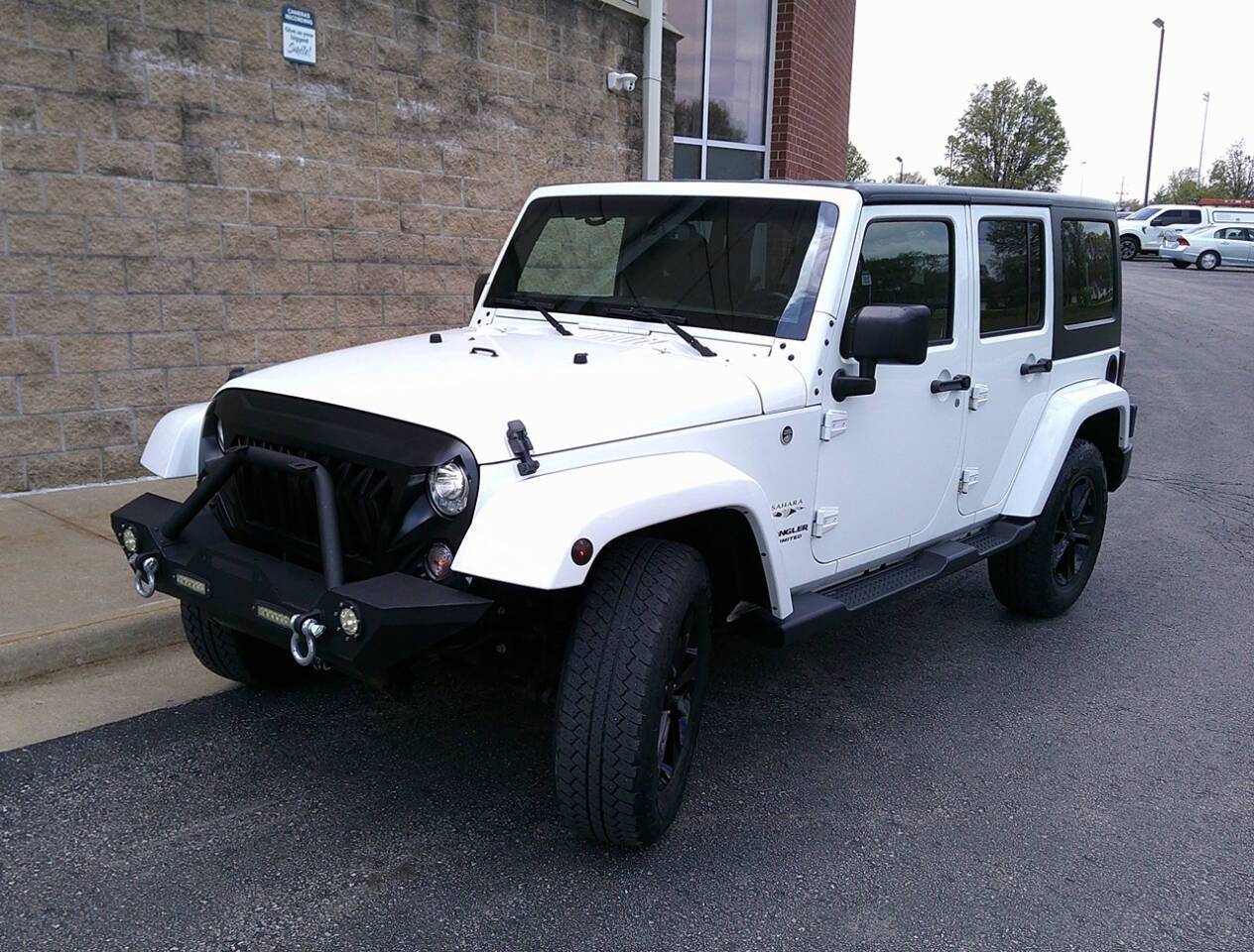2017 Jeep Wrangler Sahara — SUV — 125,176 mi — Raytown, MO