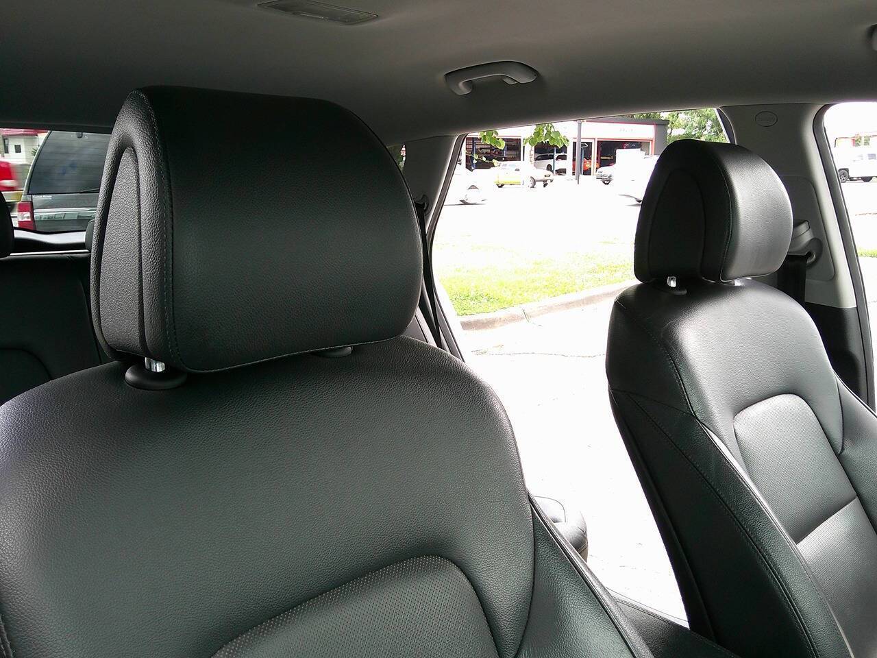 Photo 12