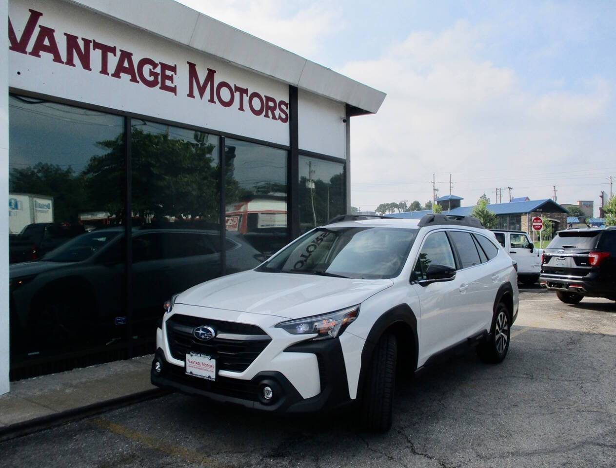 2023 Subaru Outback Premium — SUV — 121,171 mi — Raytown, MO
