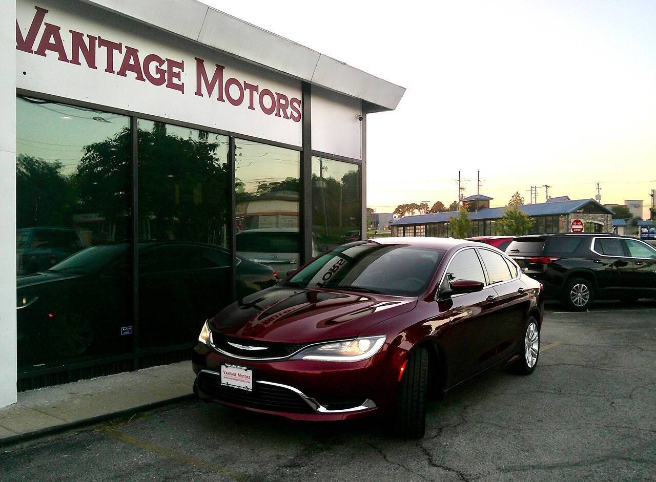 2016 Chrysler 200 Limited — Sedan — 57,170 mi — Raytown, MO