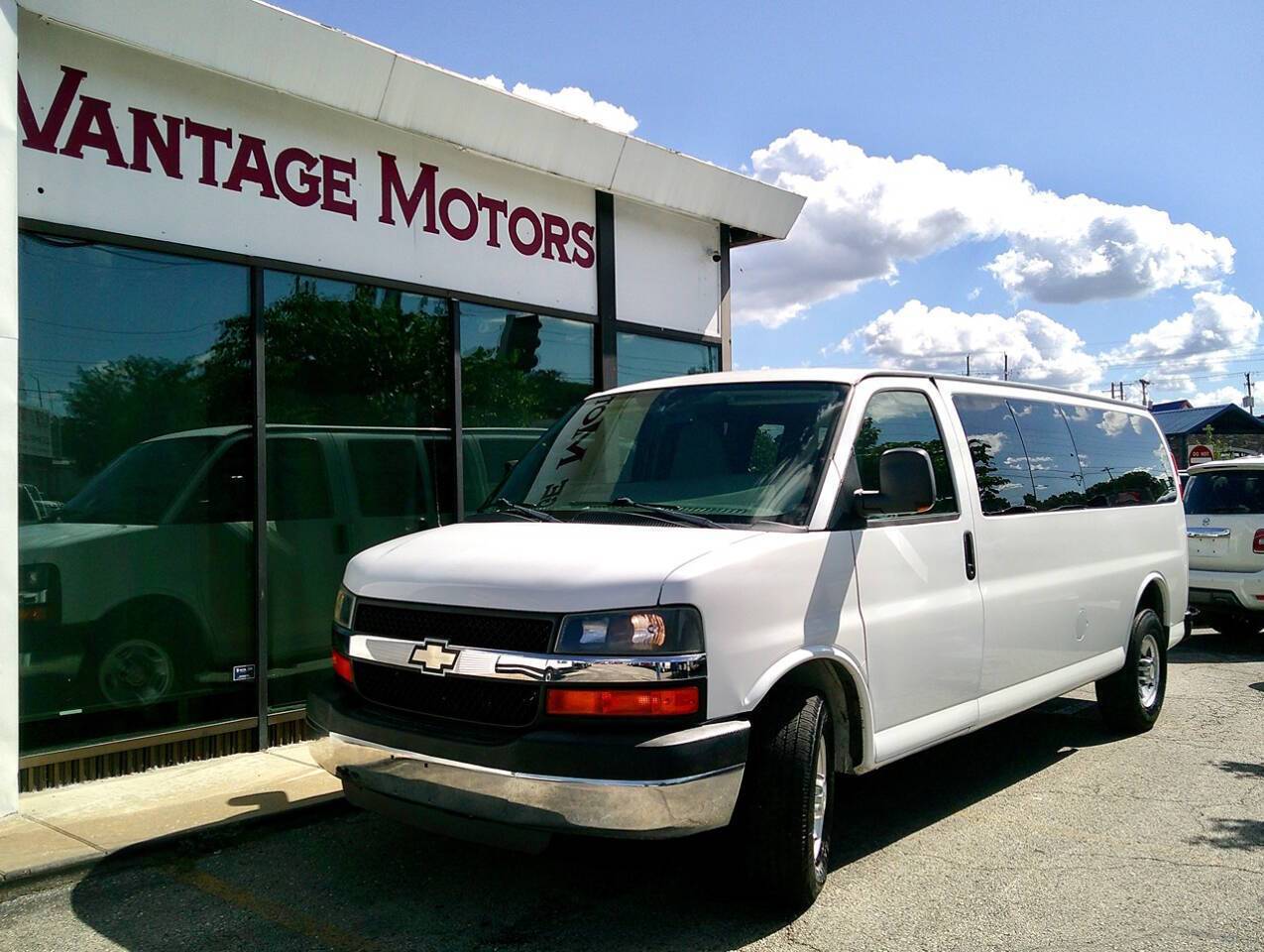 2011 Chevrolet Express Passenger LT — Passenger Van — 84,684 mi — Raytown, MO