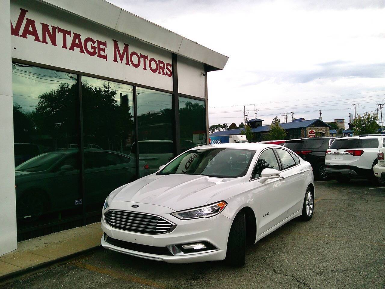 2017 Ford Fusion Hybrid SE — Sedan — 124,045 mi — Raytown, MO