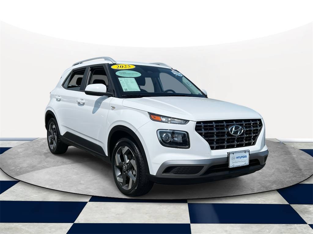 2025 Hyundai Venue SEL — SUV — 4,200 mi — West Islip, NY