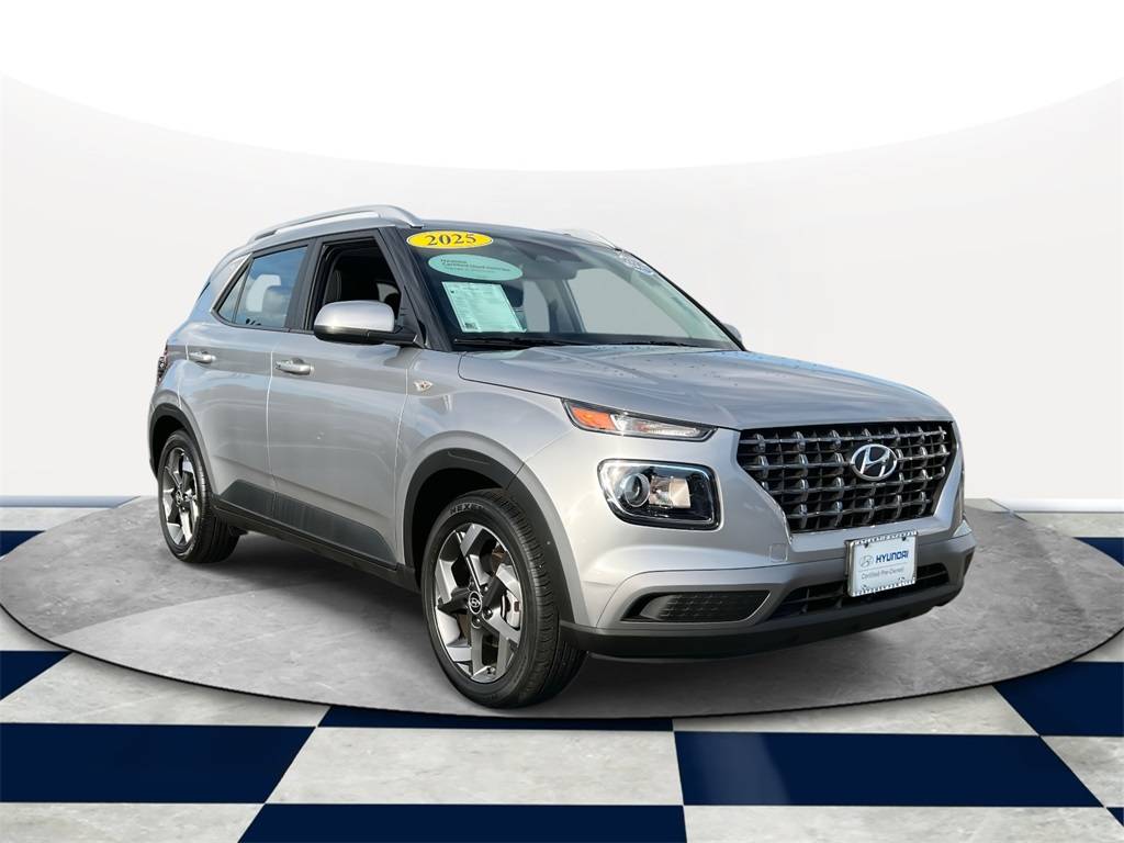 2025 Hyundai Venue SEL — SUV — 2,656 mi — West Islip, NY