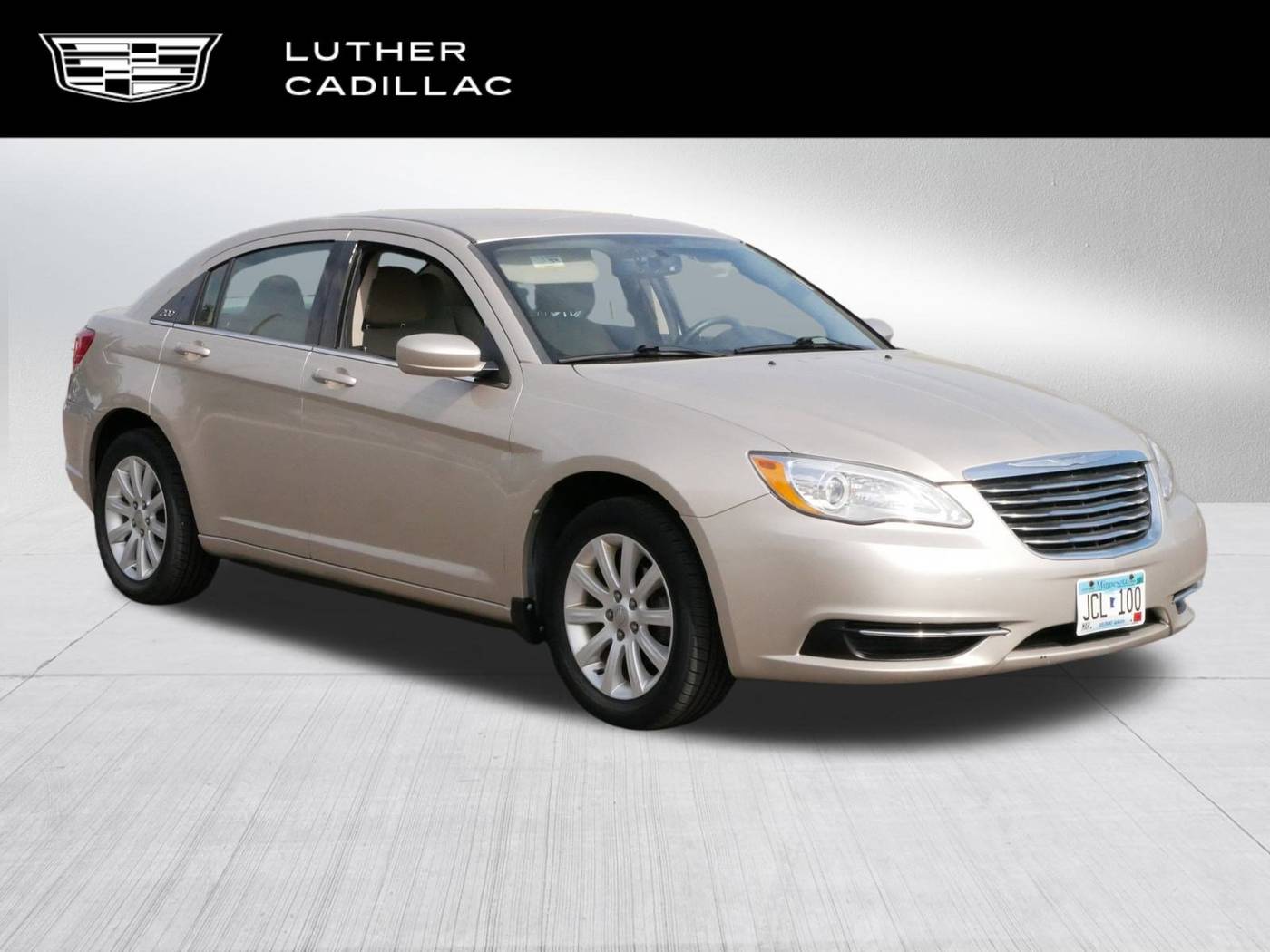 2013 Chrysler 200 Touring — Sedan — 73,133 mi — Vadnais Heights, MN