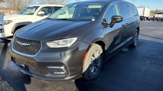 2022 Chrysler Pacifica Hybrid Touring L — Minivan — 69,471 mi — Clover, SC
