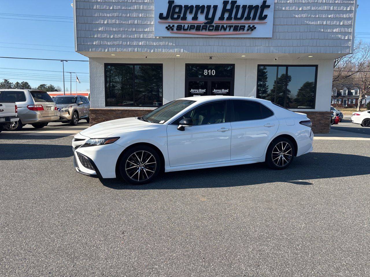 2022 Toyota Camry SE — Sedan — 18,698 mi — Lexington, NC