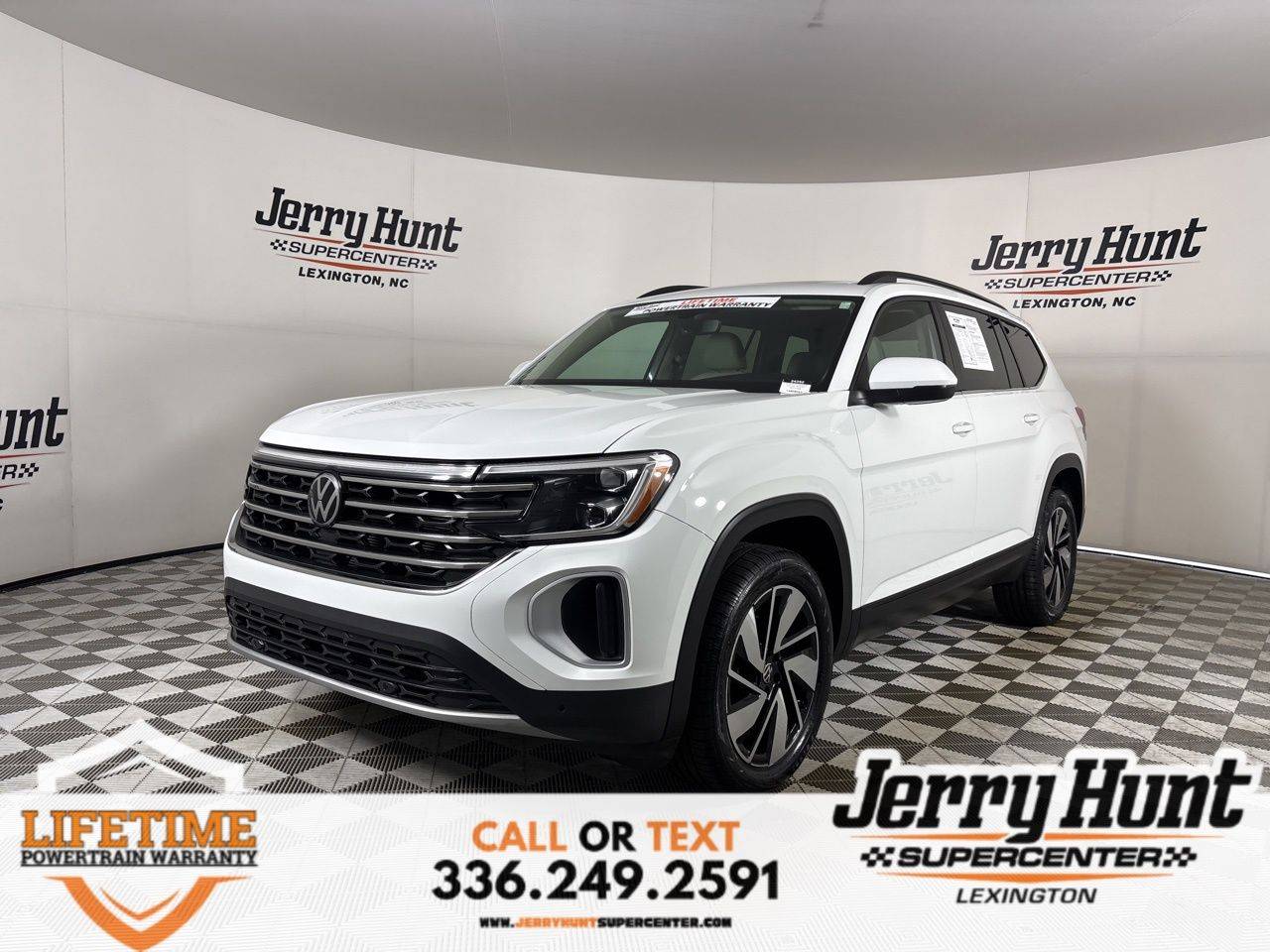 2024 Volkswagen Atlas SE with Technology — SUV — 25,101 mi — Lexington, NC