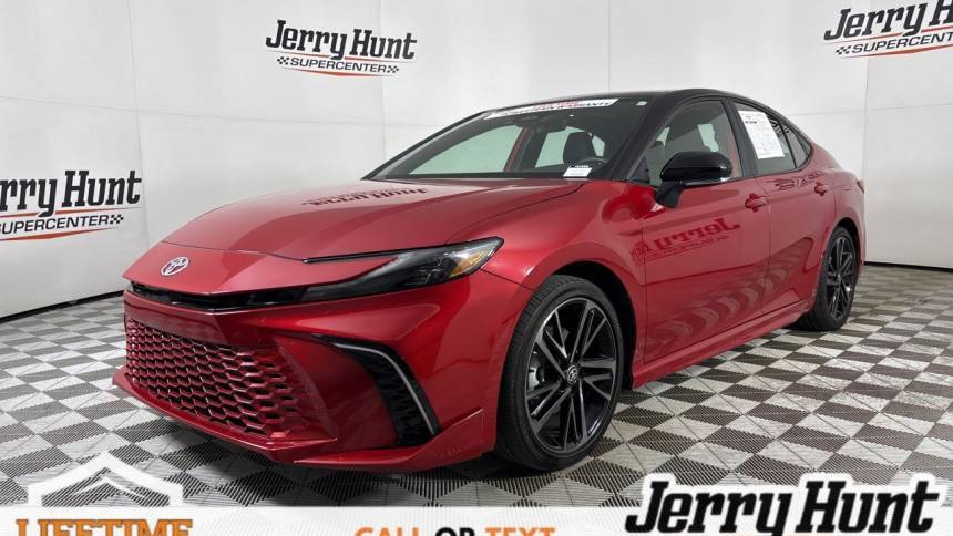 2025 Toyota Camry LE — Sedan — 14,577 mi — Lexington, NC