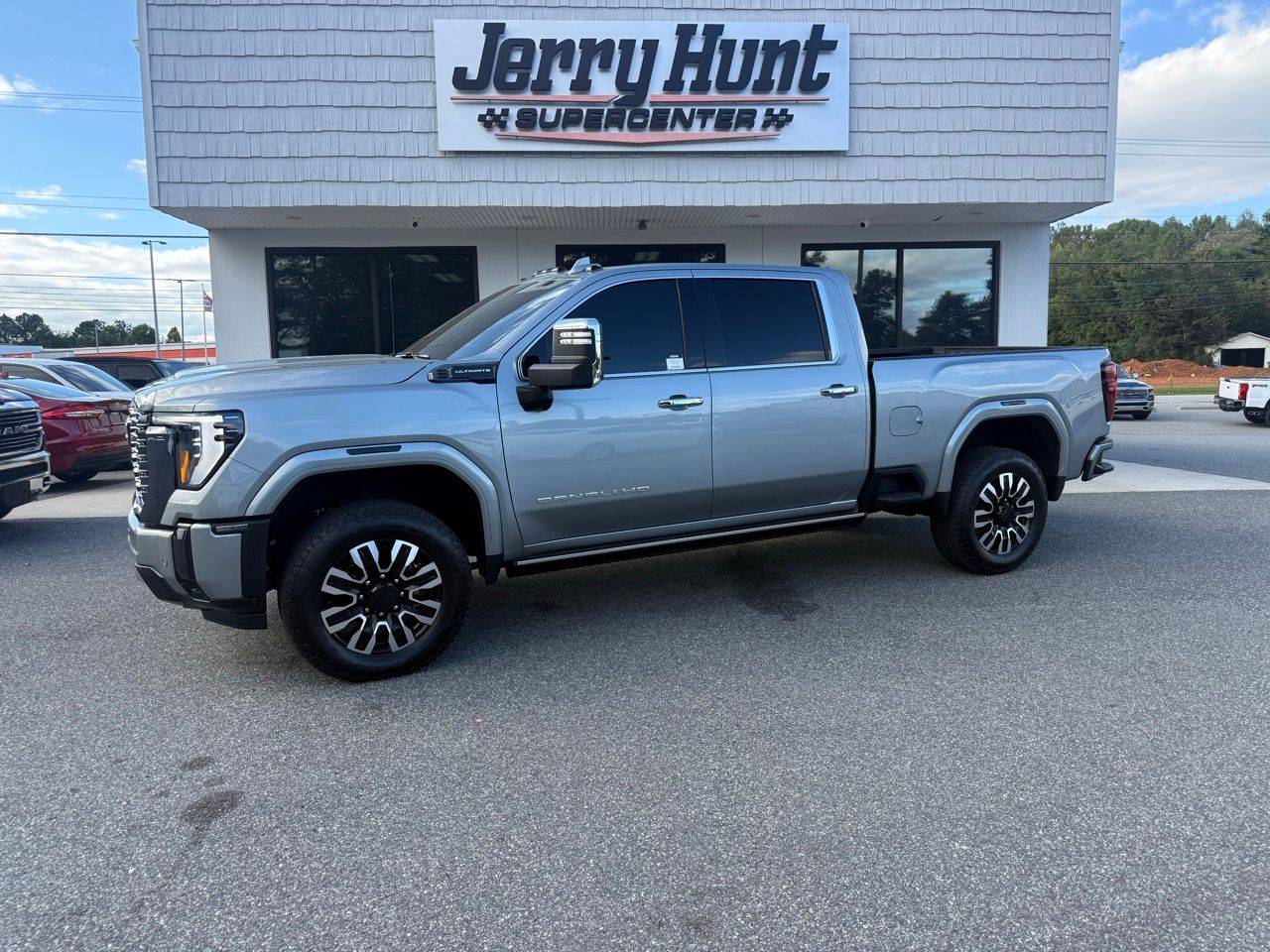 2024 GMC Sierra 2500HD Denali Ultimate — Pickup Truck — 9,242 mi — Lexington, NC