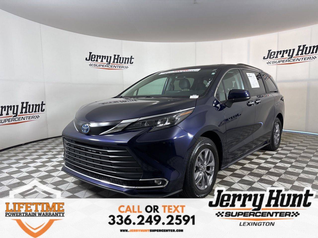 2024 Toyota Sienna XLE — Minivan — 17,907 mi — Lexington, NC