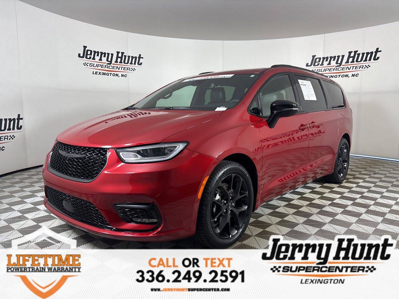 2025 Chrysler Pacifica Limited — Minivan — 26,615 mi — Lexington, NC