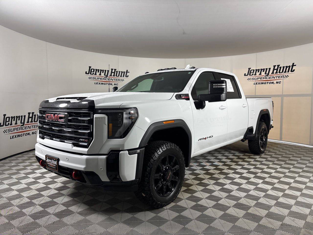 2025 GMC Sierra 2500HD AT4 — Pickup Truck — 8,653 mi — Lexington, NC