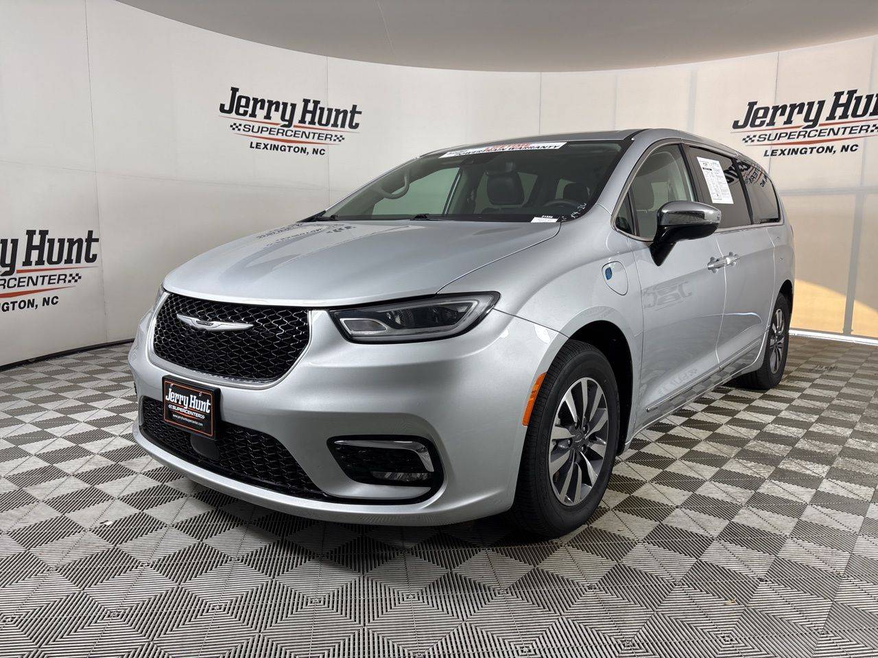 2023 Chrysler Pacifica Hybrid Limited — Minivan — 63,022 mi — Lexington, NC